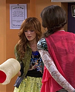 Shake_It_Up_S01E12_1080p_BTD_000944.jpg