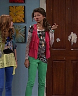Shake_It_Up_S01E12_1080p_BTD_001819.jpg