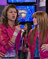 Shake_It_Up_S01E13_1080p_BTD_000216.jpg