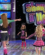 Shake_It_Up_S01E13_1080p_BTD_001147.jpg