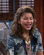 Shake_It_Up_S01E13_1080p_BTD_002040.jpg