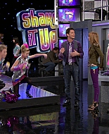 Shake_It_Up_S01E14_1080p_BTD_000469.jpg