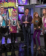 Shake_It_Up_S01E14_1080p_BTD_000518.jpg