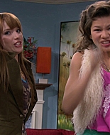 Shake_It_Up_S01E14_1080p_BTD_000710.jpg