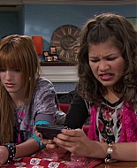 Shake_It_Up_S01E14_1080p_BTD_001086.jpg
