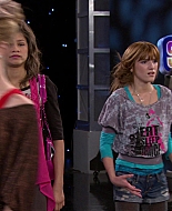 Shake_It_Up_S01E14_1080p_BTD_001303.jpg