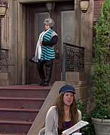 Shake_It_Up_S01E15_1080p_BTD_001716.jpg