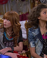 Shake_It_Up_S01E17_1080p_BTD_001533.jpg