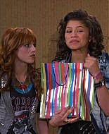 Shake_It_Up_S01E17_1080p_BTD_002890.jpg