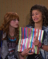Shake_It_Up_S01E17_1080p_BTD_002893.jpg