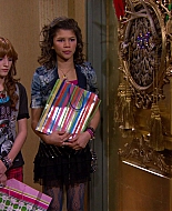 Shake_It_Up_S01E17_1080p_BTD_002909.jpg