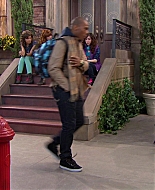 Shake_It_Up_S01E19_1080p_001002.jpg