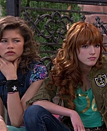 Shake_It_Up_S01E19_1080p_001025.jpg