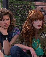 Shake_It_Up_S01E19_1080p_001027.jpg