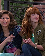 Shake_It_Up_S01E19_1080p_001066.jpg