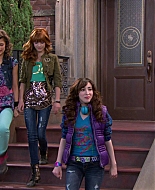 Shake_It_Up_S01E19_1080p_001088.jpg