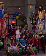 Shake_It_Up_S01E19_1080p_002046.jpg