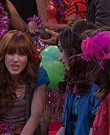 Shake_It_Up_S01E19_1080p_002089.jpg
