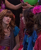 Shake_It_Up_S01E19_1080p_002101.jpg