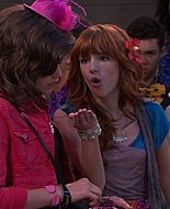 Shake_It_Up_S01E19_1080p_002176.jpg