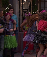 Shake_It_Up_S01E19_1080p_002436.jpg