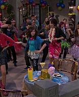 Shake_It_Up_S01E19_1080p_002533.jpg