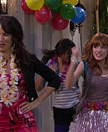 Shake_It_Up_S01E19_1080p_002536.jpg