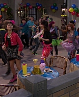 Shake_It_Up_S01E19_1080p_002568.jpg