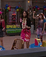Shake_It_Up_S01E19_1080p_002642.jpg