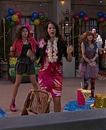 Shake_It_Up_S01E19_1080p_002646.jpg