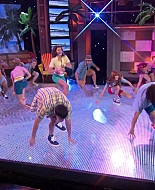 Shake_It_Up_S01E20_1080p_BTD_000329.jpg