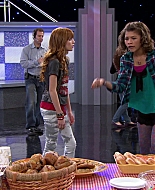 Shake_It_Up_S01E21_1080p_BTD_001630.jpg