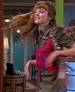 Shake_It_Up_S02E01_Shrink_It_Up_1080p_BTD_000238.jpg