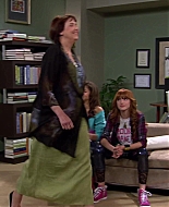 Shake_It_Up_S02E01_Shrink_It_Up_1080p_BTD_000819.jpg