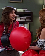 Shake_It_Up_S02E01_Shrink_It_Up_1080p_BTD_002014.jpg