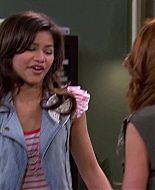 Shake_It_Up_S02E01_Shrink_It_Up_1080p_BTD_002805.jpg