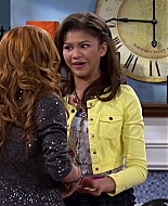 Shake_It_Up_S02E02_Three_s_a_Crowd_It_Up_1080p_BTD_001059.jpg