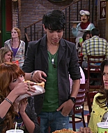 Shake_It_Up_S02E02_Three_s_a_Crowd_It_Up_1080p_BTD_002138.jpg