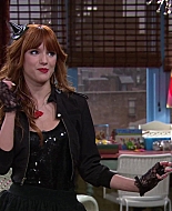 Shake_It_Up_S02E04_Beam_It_Up_1080p_BTD_000093.jpg
