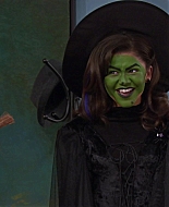 Shake_It_Up_S02E04_Beam_It_Up_1080p_BTD_000101.jpg