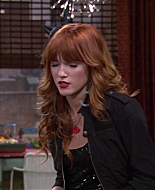 Shake_It_Up_S02E04_Beam_It_Up_1080p_BTD_000125.jpg
