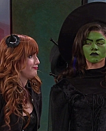 Shake_It_Up_S02E04_Beam_It_Up_1080p_BTD_000131.jpg