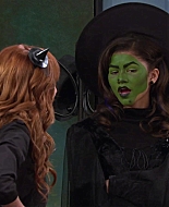 Shake_It_Up_S02E04_Beam_It_Up_1080p_BTD_000140.jpg