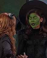 Shake_It_Up_S02E04_Beam_It_Up_1080p_BTD_000148.jpg