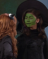 Shake_It_Up_S02E04_Beam_It_Up_1080p_BTD_000151.jpg