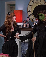 Shake_It_Up_S02E04_Beam_It_Up_1080p_BTD_000161.jpg