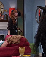 Shake_It_Up_S02E04_Beam_It_Up_1080p_BTD_000174.jpg