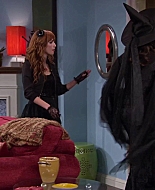 Shake_It_Up_S02E04_Beam_It_Up_1080p_BTD_000175.jpg
