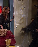 Shake_It_Up_S02E04_Beam_It_Up_1080p_BTD_000177.jpg