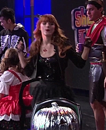 Shake_It_Up_S02E04_Beam_It_Up_1080p_BTD_000503.jpg